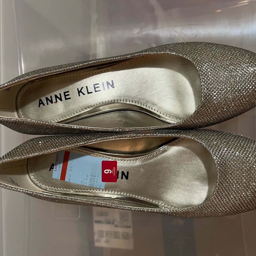 Size 9 Anne Klein dazzling, low heel shoe